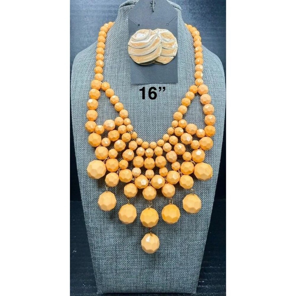 130. Vintage Beaded Necklace set
